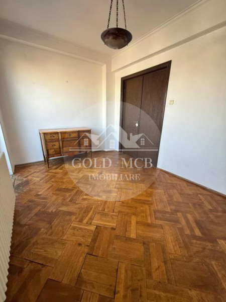 3 Camere Piata Universitatii