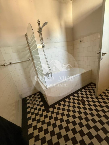 3 Camere Piata Universitatii