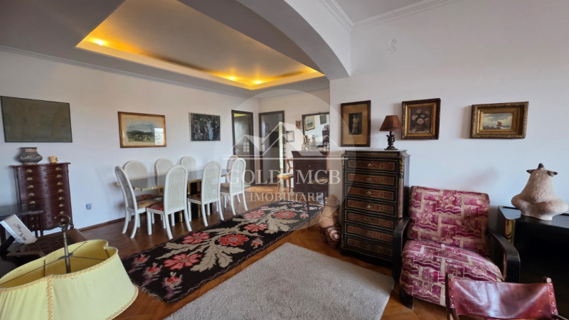 3 Camere Piata Universitatii