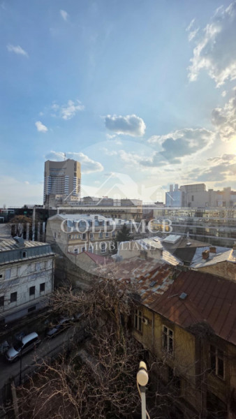 3 Camere Piata Universitatii