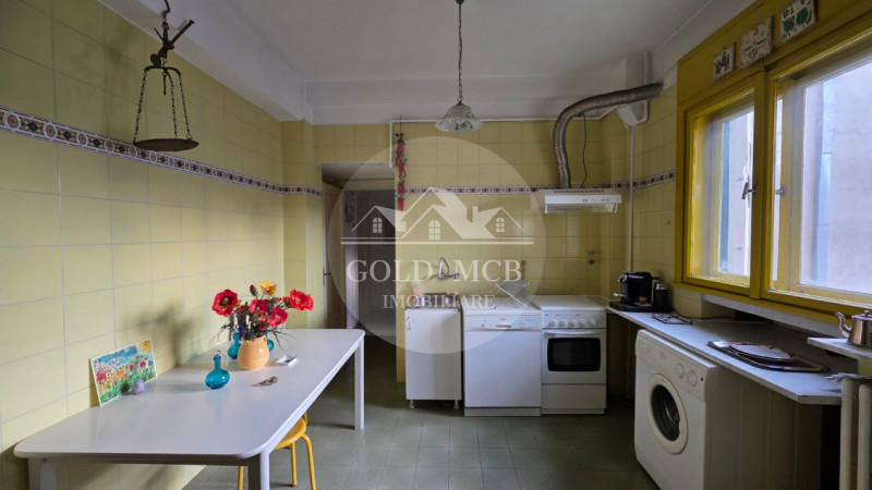 3 Camere Piata Universitatii