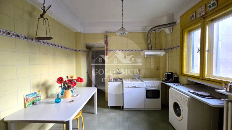 3 Camere Piata Universitatii