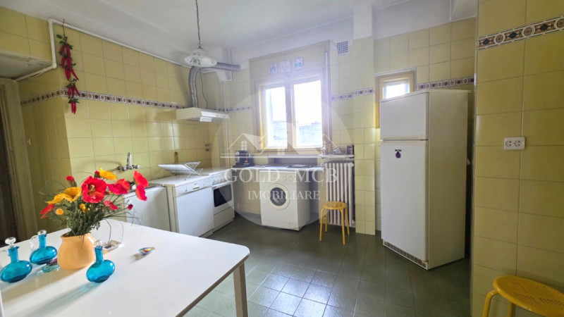 3 Camere Piata Universitatii