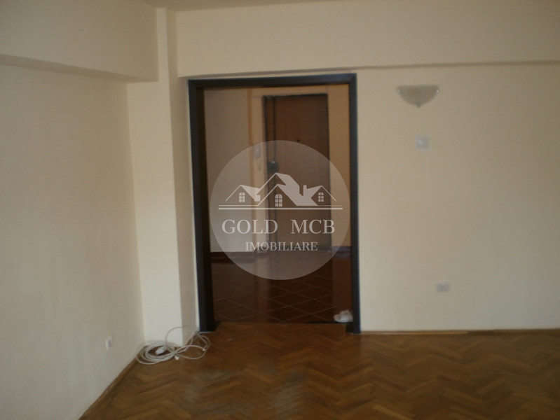 3 camere Bdul Decebal- Metrou Piata Muncii