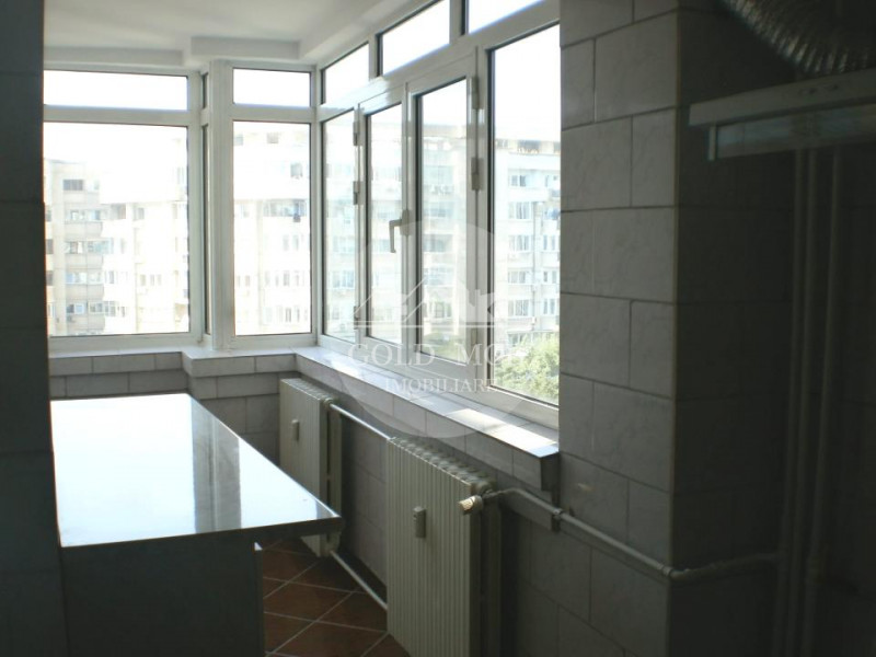 3 camere Bdul Decebal- Metrou Piata Muncii